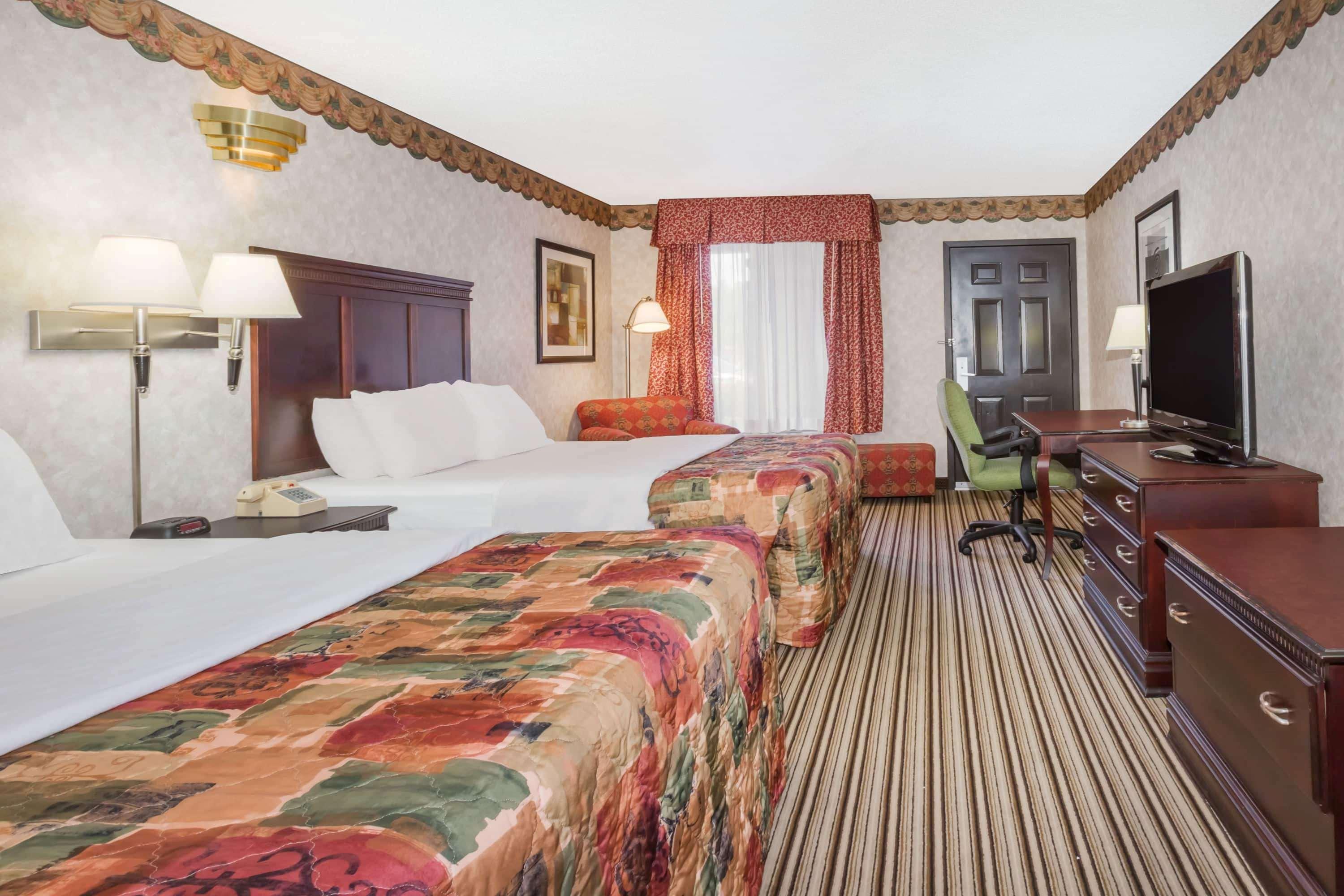 Days Inn - Oneonta Экстерьер фото