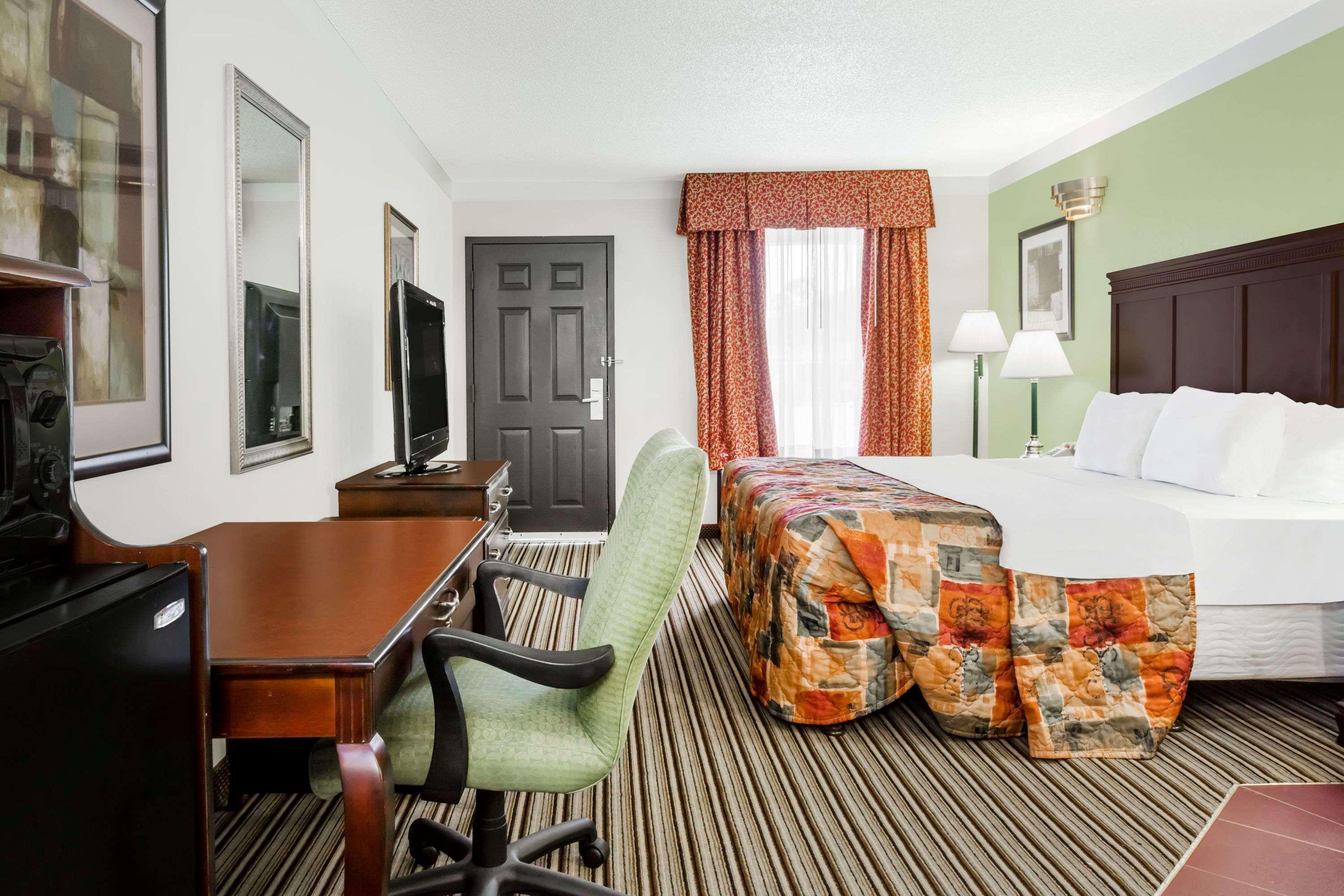 Days Inn - Oneonta Экстерьер фото